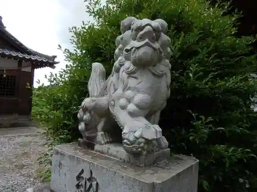 網戸神社の狛犬