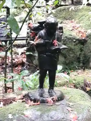 五所駒瀧神社の像