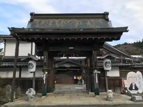 熊谷寺の山門