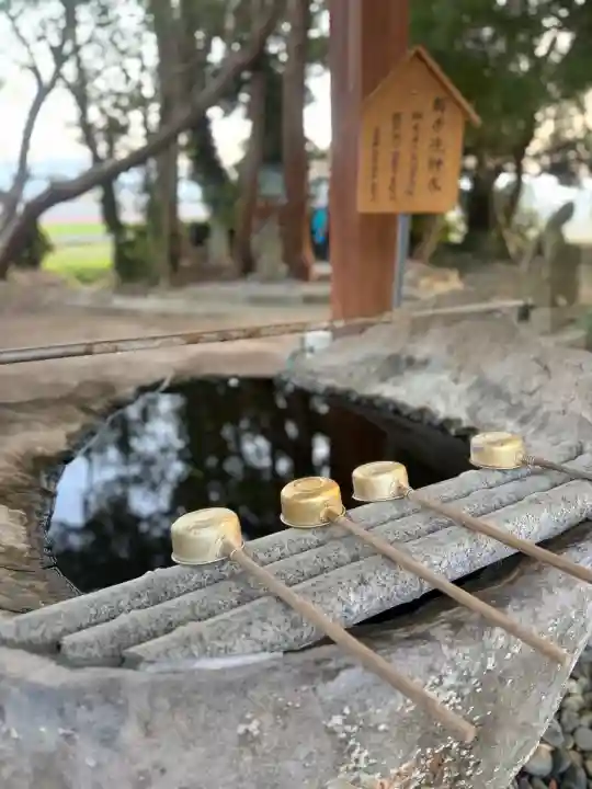 志登神社の{uncategorized: "未分類", other: "その他", undefined: "問題あり", building: "その他建物", grave: "お墓", sacred_gate: "鳥居", guardian: "狛犬", statue: "像", buddha: "仏像", history: "歴史", nature: "自然", garden: "庭園", animal: "動物", pagoda: "塔", temizu: "手水舎", mountain_gate: "山門・神門", sanctuary: "本殿・本堂", subordinate: "末社・摂社", art: "芸術", scenery: "景色", jizo: "地蔵", ema: "絵馬", goshuin: "御朱印", omikuji: "おみくじ", items: "授与品その他", amulet: "お守り", goshuincho: "御朱印帳", eats: "食事", festival: "お祭り", votive_dance: "神楽", shichigosan: "七五三参", wedding: "結婚式", experience: "体験その他", initially: "初詣", around: "周辺", anti_infection: "感染症対策"}