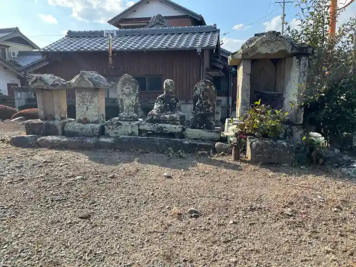 愛宕さん(廃寺)の{uncategorized: "未分類", other: "その他", undefined: "問題あり", building: "その他建物", grave: "お墓", sacred_gate: "鳥居", guardian: "狛犬", statue: "像", buddha: "仏像", history: "歴史", nature: "自然", garden: "庭園", animal: "動物", pagoda: "塔", temizu: "手水舎", mountain_gate: "山門・神門", sanctuary: "本殿・本堂", subordinate: "末社・摂社", art: "芸術", scenery: "景色", jizo: "地蔵", ema: "絵馬", goshuin: "御朱印", omikuji: "おみくじ", items: "授与品その他", amulet: "お守り", goshuincho: "御朱印帳", eats: "食事", festival: "お祭り", votive_dance: "神楽", shichigosan: "七五三参", wedding: "結婚式", experience: "体験その他", initially: "初詣", around: "周辺", anti_infection: "感染症対策"}
