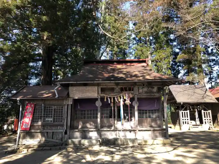 宇那禰神社の{uncategorized: "未分類", other: "その他", undefined: "問題あり", building: "その他建物", grave: "お墓", sacred_gate: "鳥居", guardian: "狛犬", statue: "像", buddha: "仏像", history: "歴史", nature: "自然", garden: "庭園", animal: "動物", pagoda: "塔", temizu: "手水舎", mountain_gate: "山門・神門", sanctuary: "本殿・本堂", subordinate: "末社・摂社", art: "芸術", scenery: "景色", jizo: "地蔵", ema: "絵馬", goshuin: "御朱印", omikuji: "おみくじ", items: "授与品その他", amulet: "お守り", goshuincho: "御朱印帳", eats: "食事", festival: "お祭り", votive_dance: "神楽", shichigosan: "七五三参", wedding: "結婚式", experience: "体験その他", initially: "初詣", around: "周辺", anti_infection: "感染症対策"}