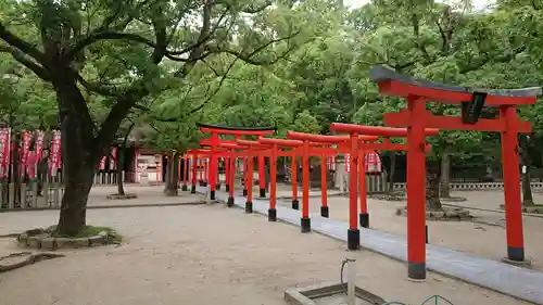 楠本稲荷神社（湊川神社末社）の鳥居