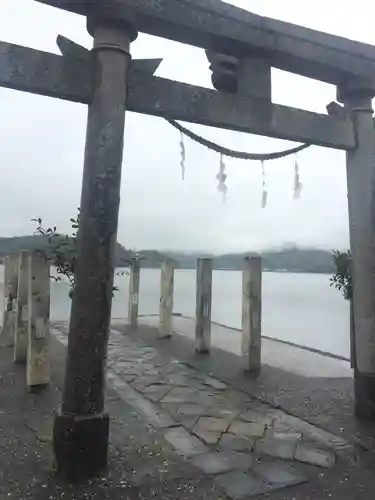 鳴無神社の鳥居