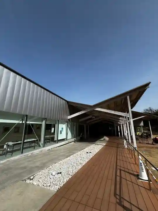 金蛇水神社の{uncategorized: "未分類", other: "その他", undefined: "問題あり", building: "その他建物", grave: "お墓", sacred_gate: "鳥居", guardian: "狛犬", statue: "像", buddha: "仏像", history: "歴史", nature: "自然", garden: "庭園", animal: "動物", pagoda: "塔", temizu: "手水舎", mountain_gate: "山門・神門", sanctuary: "本殿・本堂", subordinate: "末社・摂社", art: "芸術", scenery: "景色", jizo: "地蔵", ema: "絵馬", goshuin: "御朱印", omikuji: "おみくじ", items: "授与品その他", amulet: "お守り", goshuincho: "御朱印帳", eats: "食事", festival: "お祭り", votive_dance: "神楽", shichigosan: "七五三参", wedding: "結婚式", experience: "体験その他", initially: "初詣", around: "周辺", anti_infection: "感染症対策"}