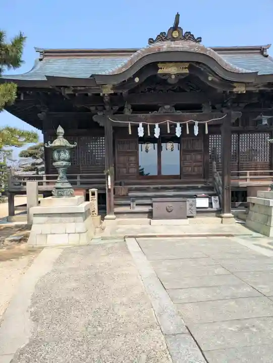琴彈八幡宮の{uncategorized: "未分類", other: "その他", undefined: "問題あり", building: "その他建物", grave: "お墓", sacred_gate: "鳥居", guardian: "狛犬", statue: "像", buddha: "仏像", history: "歴史", nature: "自然", garden: "庭園", animal: "動物", pagoda: "塔", temizu: "手水舎", mountain_gate: "山門・神門", sanctuary: "本殿・本堂", subordinate: "末社・摂社", art: "芸術", scenery: "景色", jizo: "地蔵", ema: "絵馬", goshuin: "御朱印", omikuji: "おみくじ", items: "授与品その他", amulet: "お守り", goshuincho: "御朱印帳", eats: "食事", festival: "お祭り", votive_dance: "神楽", shichigosan: "七五三参", wedding: "結婚式", experience: "体験その他", initially: "初詣", around: "周辺", anti_infection: "感染症対策"}