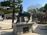 藤森神社の{uncategorized: "未分類", other: "その他", undefined: "問題あり", building: "その他建物", grave: "お墓", sacred_gate: "鳥居", guardian: "狛犬", statue: "像", buddha: "仏像", history: "歴史", nature: "自然", garden: "庭園", animal: "動物", pagoda: "塔", temizu: "手水舎", mountain_gate: "山門・神門", sanctuary: "本殿・本堂", subordinate: "末社・摂社", art: "芸術", scenery: "景色", jizo: "地蔵", ema: "絵馬", goshuin: "御朱印", omikuji: "おみくじ", items: "授与品その他", amulet: "お守り", goshuincho: "御朱印帳", eats: "食事", festival: "お祭り", votive_dance: "神楽", shichigosan: "七五三参", wedding: "結婚式", experience: "体験その他", initially: "初詣", around: "周辺", anti_infection: "感染症対策"}
