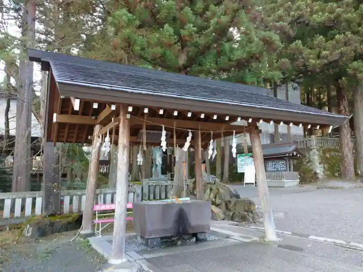 諏訪大社の手水舎