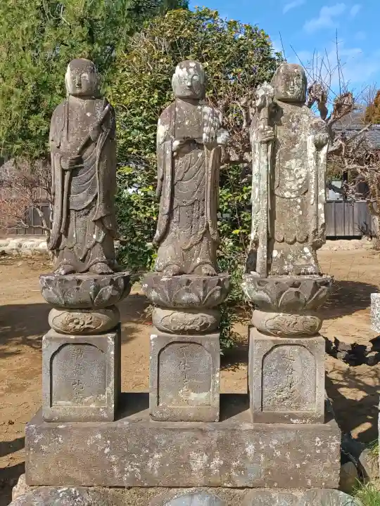 淨空院の{uncategorized: "未分類", other: "その他", undefined: "問題あり", building: "その他建物", grave: "お墓", sacred_gate: "鳥居", guardian: "狛犬", statue: "像", buddha: "仏像", history: "歴史", nature: "自然", garden: "庭園", animal: "動物", pagoda: "塔", temizu: "手水舎", mountain_gate: "山門・神門", sanctuary: "本殿・本堂", subordinate: "末社・摂社", art: "芸術", scenery: "景色", jizo: "地蔵", ema: "絵馬", goshuin: "御朱印", omikuji: "おみくじ", items: "授与品その他", amulet: "お守り", goshuincho: "御朱印帳", eats: "食事", festival: "お祭り", votive_dance: "神楽", shichigosan: "七五三参", wedding: "結婚式", experience: "体験その他", initially: "初詣", around: "周辺", anti_infection: "感染症対策"}