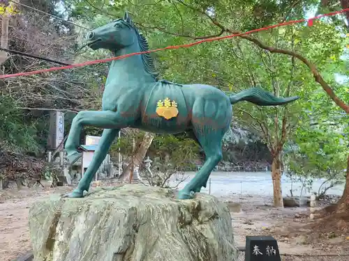 熊野三所神社の像