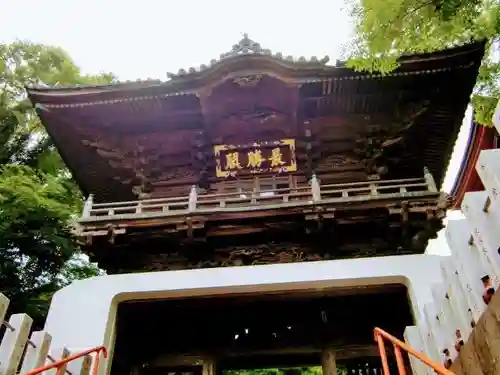 布施弁天 東海寺の山門