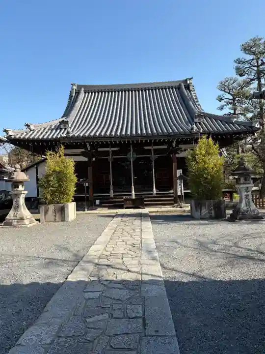 廬山寺(廬山天台講寺)の{uncategorized: "未分類", other: "その他", undefined: "問題あり", building: "その他建物", grave: "お墓", sacred_gate: "鳥居", guardian: "狛犬", statue: "像", buddha: "仏像", history: "歴史", nature: "自然", garden: "庭園", animal: "動物", pagoda: "塔", temizu: "手水舎", mountain_gate: "山門・神門", sanctuary: "本殿・本堂", subordinate: "末社・摂社", art: "芸術", scenery: "景色", jizo: "地蔵", ema: "絵馬", goshuin: "御朱印", omikuji: "おみくじ", items: "授与品その他", amulet: "お守り", goshuincho: "御朱印帳", eats: "食事", festival: "お祭り", votive_dance: "神楽", shichigosan: "七五三参", wedding: "結婚式", experience: "体験その他", initially: "初詣", around: "周辺", anti_infection: "感染症対策"}