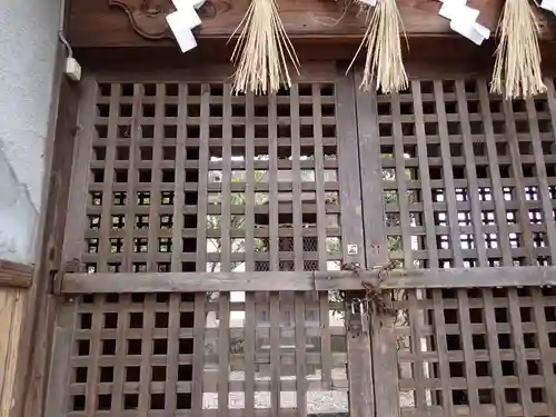 都留美島神社の本殿