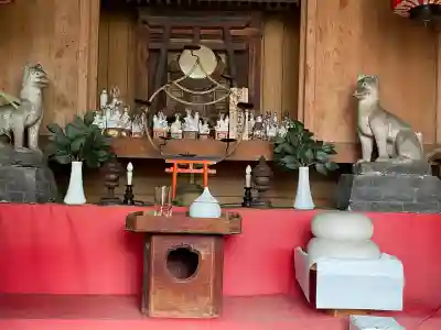 宇佐稲荷大明神の{uncategorized: "未分類", other: "その他", undefined: "問題あり", building: "その他建物", grave: "お墓", sacred_gate: "鳥居", guardian: "狛犬", statue: "像", buddha: "仏像", history: "歴史", nature: "自然", garden: "庭園", animal: "動物", pagoda: "塔", temizu: "手水舎", mountain_gate: "山門・神門", sanctuary: "本殿・本堂", subordinate: "末社・摂社", art: "芸術", scenery: "景色", jizo: "地蔵", ema: "絵馬", goshuin: "御朱印", omikuji: "おみくじ", items: "授与品その他", amulet: "お守り", goshuincho: "御朱印帳", eats: "食事", festival: "お祭り", votive_dance: "神楽", shichigosan: "七五三参", wedding: "結婚式", experience: "体験その他", initially: "初詣", around: "周辺", anti_infection: "感染症対策"}
