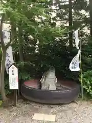 鎮守氷川神社の像