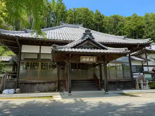 梅林寺の本殿・本堂