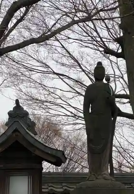 待乳山聖天（本龍院）の{uncategorized: "未分類", other: "その他", undefined: "問題あり", building: "その他建物", grave: "お墓", sacred_gate: "鳥居", guardian: "狛犬", statue: "像", buddha: "仏像", history: "歴史", nature: "自然", garden: "庭園", animal: "動物", pagoda: "塔", temizu: "手水舎", mountain_gate: "山門・神門", sanctuary: "本殿・本堂", subordinate: "末社・摂社", art: "芸術", scenery: "景色", jizo: "地蔵", ema: "絵馬", goshuin: "御朱印", omikuji: "おみくじ", items: "授与品その他", amulet: "お守り", goshuincho: "御朱印帳", eats: "食事", festival: "お祭り", votive_dance: "神楽", shichigosan: "七五三参", wedding: "結婚式", experience: "体験その他", initially: "初詣", around: "周辺", anti_infection: "感染症対策"}