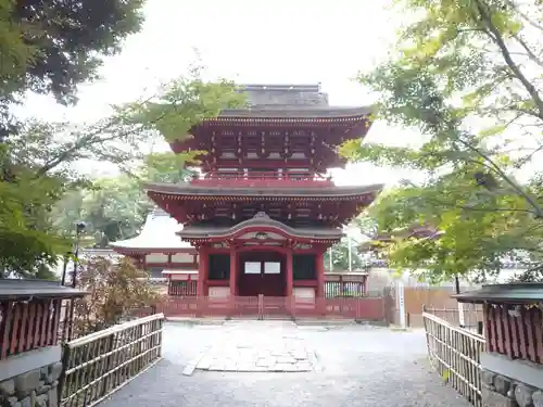 薦神社の山門・神門
