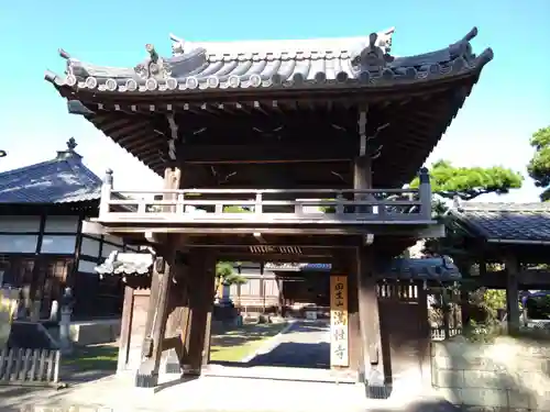 満性寺の山門・神門
