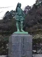 八幡神社松平東照宮の像