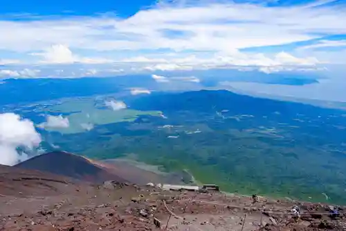 富士山頂上久須志神社の景色