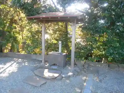 神明社の手水舎