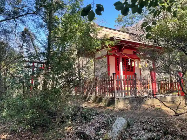 伊勢ケ渕弁天宮の{uncategorized: "未分類", other: "その他", undefined: "問題あり", building: "その他建物", grave: "お墓", sacred_gate: "鳥居", guardian: "狛犬", statue: "像", buddha: "仏像", history: "歴史", nature: "自然", garden: "庭園", animal: "動物", pagoda: "塔", temizu: "手水舎", mountain_gate: "山門・神門", sanctuary: "本殿・本堂", subordinate: "末社・摂社", art: "芸術", scenery: "景色", jizo: "地蔵", ema: "絵馬", goshuin: "御朱印", omikuji: "おみくじ", items: "授与品その他", amulet: "お守り", goshuincho: "御朱印帳", eats: "食事", festival: "お祭り", votive_dance: "神楽", shichigosan: "七五三参", wedding: "結婚式", experience: "体験その他", initially: "初詣", around: "周辺", anti_infection: "感染症対策"}