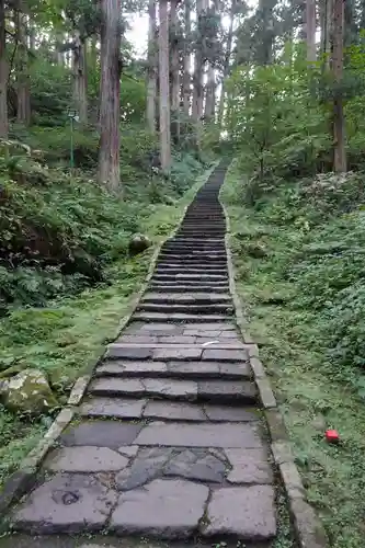 出羽神社(出羽三山神社)～三神合祭殿～の建物その他