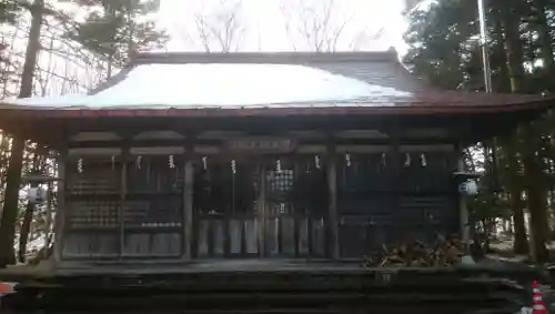 川上神社の本殿