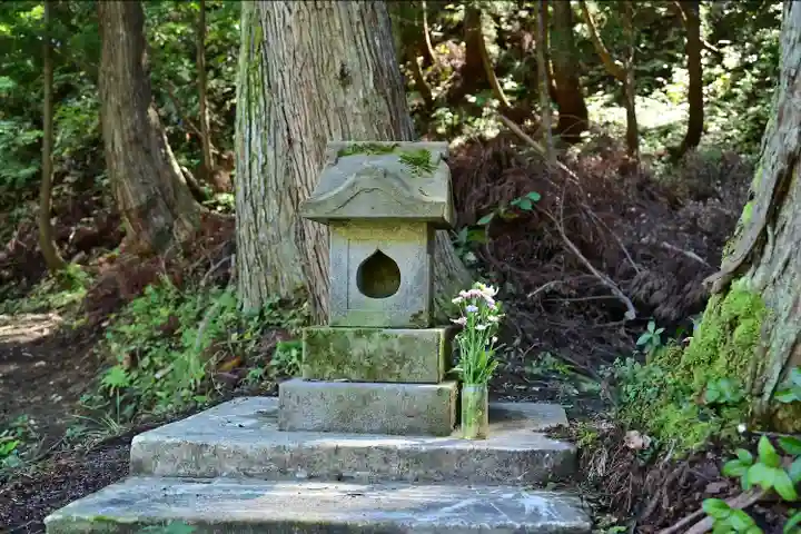 郡殿の池弁財天社(新潟県)