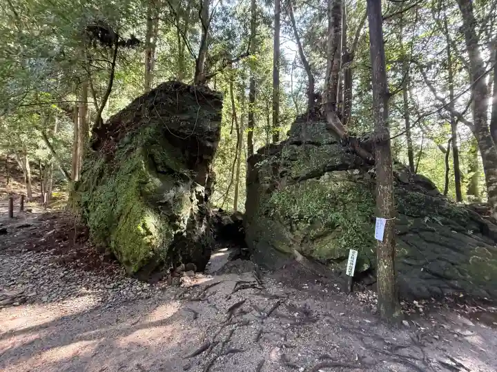 室生龍穴神社 天の岩戸(奈良県)
