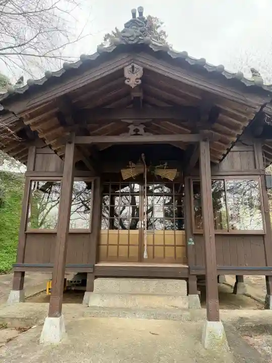 大浦神社の{uncategorized: "未分類", other: "その他", undefined: "問題あり", building: "その他建物", grave: "お墓", sacred_gate: "鳥居", guardian: "狛犬", statue: "像", buddha: "仏像", history: "歴史", nature: "自然", garden: "庭園", animal: "動物", pagoda: "塔", temizu: "手水舎", mountain_gate: "山門・神門", sanctuary: "本殿・本堂", subordinate: "末社・摂社", art: "芸術", scenery: "景色", jizo: "地蔵", ema: "絵馬", goshuin: "御朱印", omikuji: "おみくじ", items: "授与品その他", amulet: "お守り", goshuincho: "御朱印帳", eats: "食事", festival: "お祭り", votive_dance: "神楽", shichigosan: "七五三参", wedding: "結婚式", experience: "体験その他", initially: "初詣", around: "周辺", anti_infection: "感染症対策"}