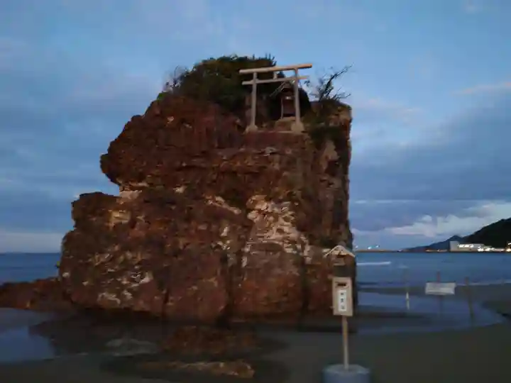 稲佐の浜 弁天島(島根県)