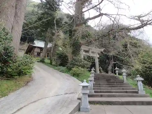 雷命神社の建物その他