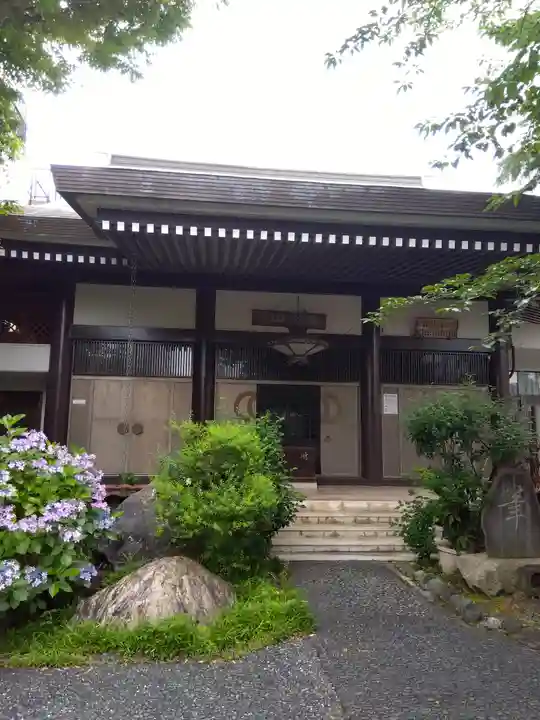 弥勒寺の本殿・本堂