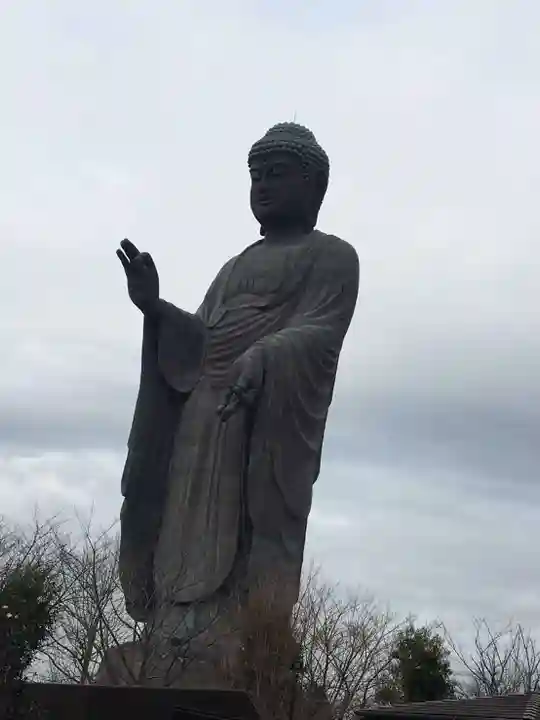 東本願寺本廟 牛久浄苑(牛久大仏)の仏像