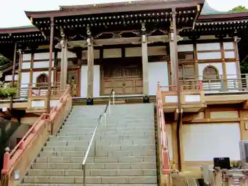 来見寺の本殿・本堂