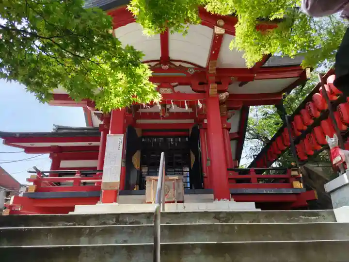 茶ノ木稲荷神社の本殿・本堂