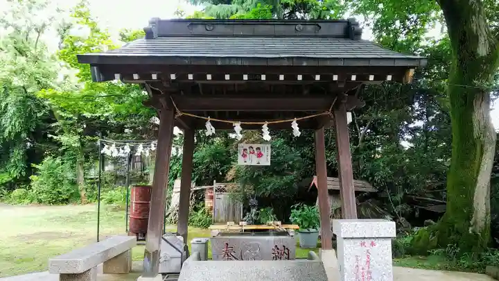 新倉氷川八幡神社の手水舎