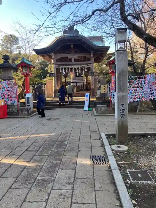 江島神社の本殿