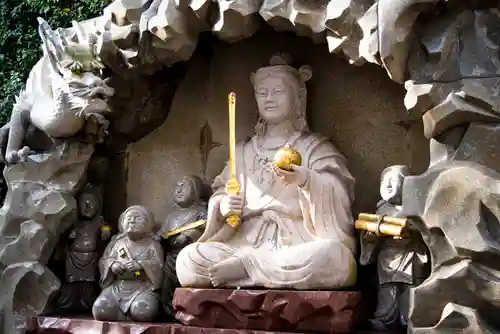 江島神社の像