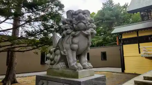 月寒神社の狛犬