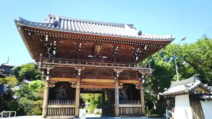 勝行院(法海寺)の山門・神門