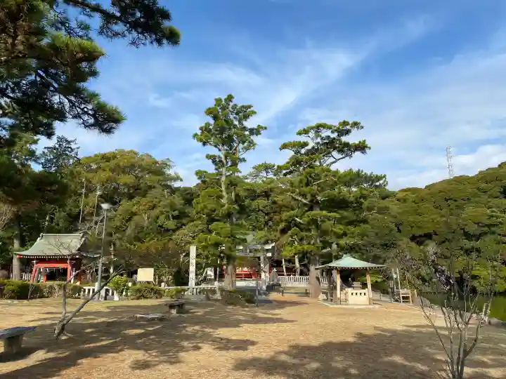 桜ヶ池池宮神社の{uncategorized: "未分類", other: "その他", undefined: "問題あり", building: "その他建物", grave: "お墓", sacred_gate: "鳥居", guardian: "狛犬", statue: "像", buddha: "仏像", history: "歴史", nature: "自然", garden: "庭園", animal: "動物", pagoda: "塔", temizu: "手水舎", mountain_gate: "山門・神門", sanctuary: "本殿・本堂", subordinate: "末社・摂社", art: "芸術", scenery: "景色", jizo: "地蔵", ema: "絵馬", goshuin: "御朱印", omikuji: "おみくじ", items: "授与品その他", amulet: "お守り", goshuincho: "御朱印帳", eats: "食事", festival: "お祭り", votive_dance: "神楽", shichigosan: "七五三参", wedding: "結婚式", experience: "体験その他", initially: "初詣", around: "周辺", anti_infection: "感染症対策"}