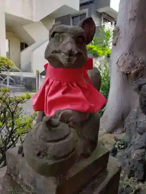 初台出世稲荷大明神の狛犬