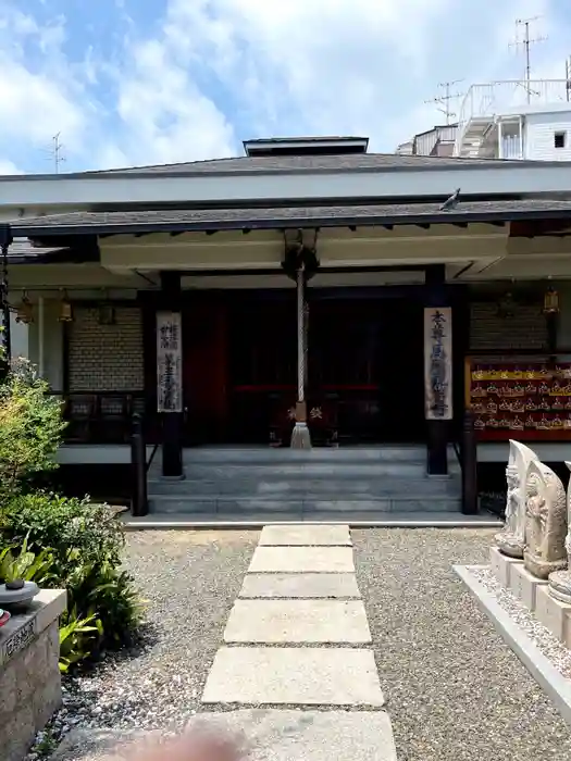 滝勝寺の本殿