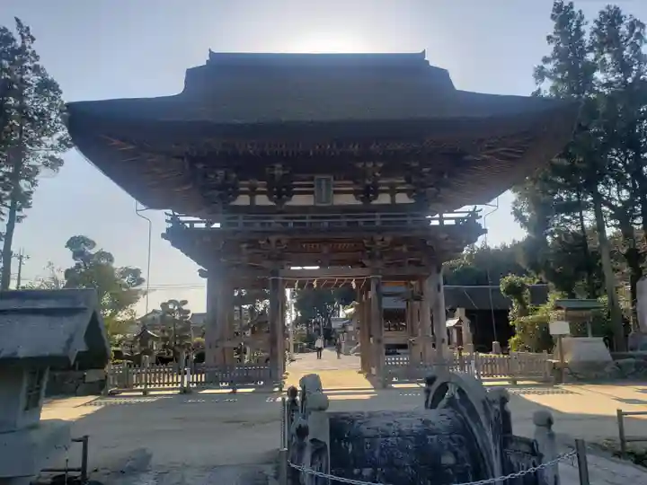 苗村神社の山門・神門