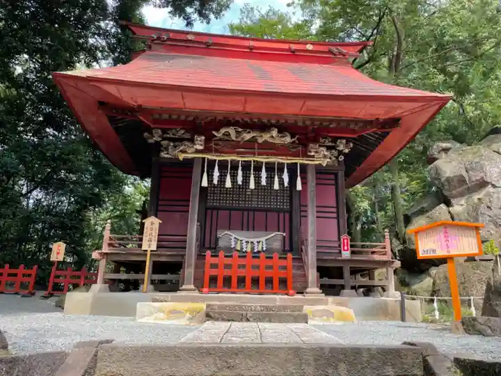 産泰神社の末社・摂社