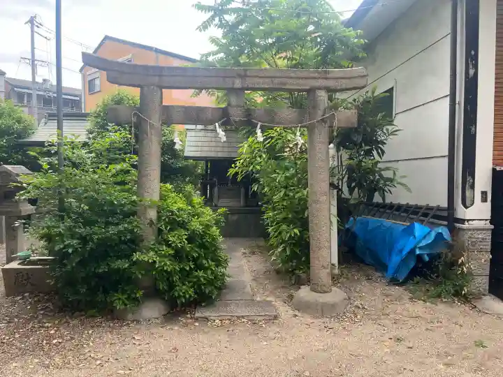 月洲神社の{uncategorized: "未分類", other: "その他", undefined: "問題あり", building: "その他建物", grave: "お墓", sacred_gate: "鳥居", guardian: "狛犬", statue: "像", buddha: "仏像", history: "歴史", nature: "自然", garden: "庭園", animal: "動物", pagoda: "塔", temizu: "手水舎", mountain_gate: "山門・神門", sanctuary: "本殿・本堂", subordinate: "末社・摂社", art: "芸術", scenery: "景色", jizo: "地蔵", ema: "絵馬", goshuin: "御朱印", omikuji: "おみくじ", items: "授与品その他", amulet: "お守り", goshuincho: "御朱印帳", eats: "食事", festival: "お祭り", votive_dance: "神楽", shichigosan: "七五三参", wedding: "結婚式", experience: "体験その他", initially: "初詣", around: "周辺", anti_infection: "感染症対策"}
