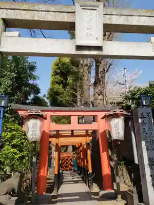 花園稲荷神社の鳥居